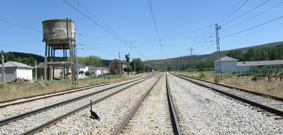 Porqueros vistas de las Vias del Tren desde el paso con barreras, año 2002